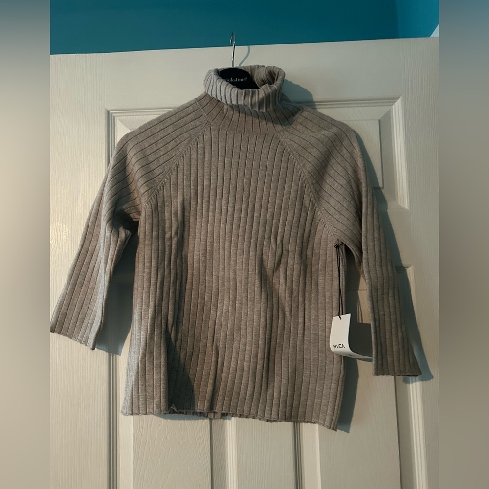 Brand: RVCA Size: Medium Color: Tan